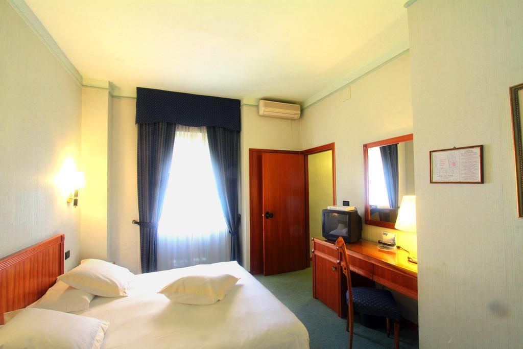 Hotel De Paris Terni Kültér fotó