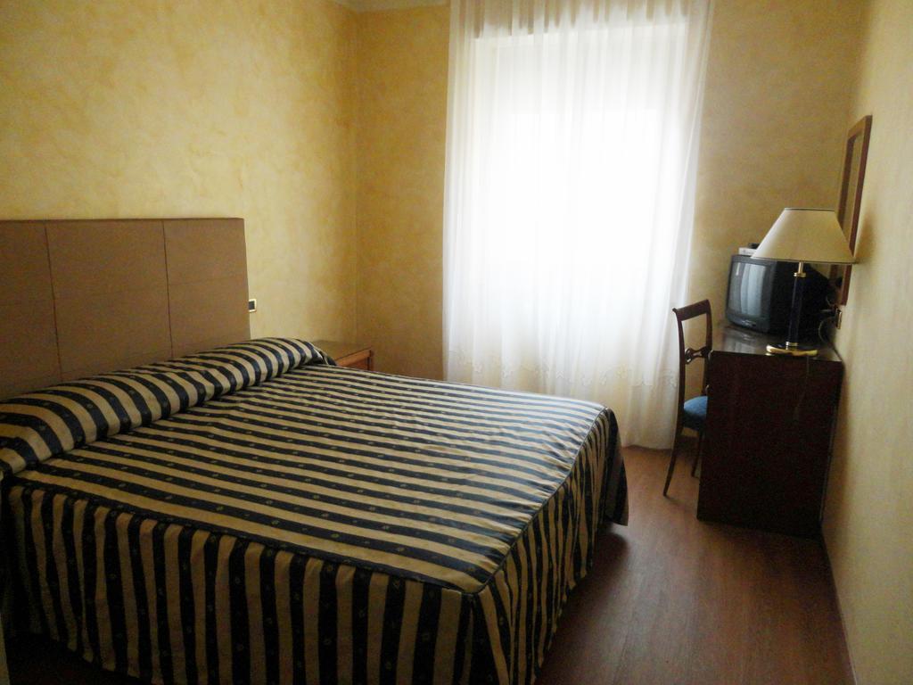 Hotel De Paris Terni Kültér fotó